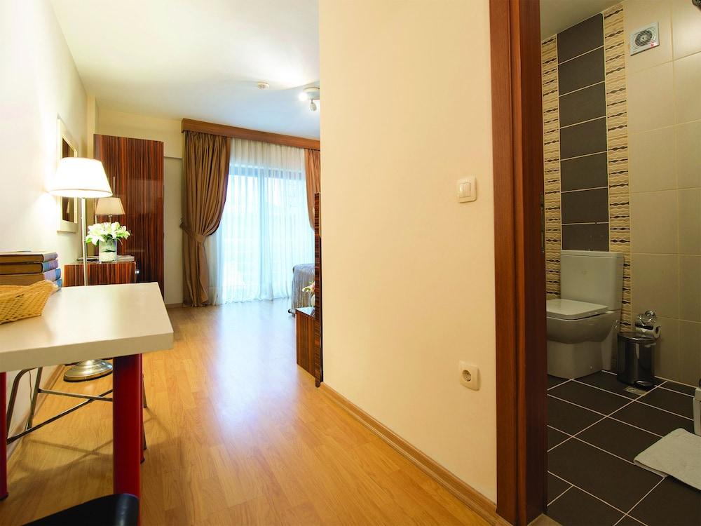 Blueway Hotel Residence Istanbul Exterior photo
